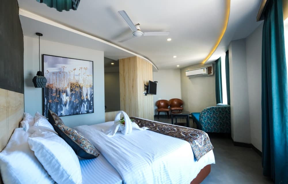 Hotel Prabhupada Exterior Ocean View Building Puri